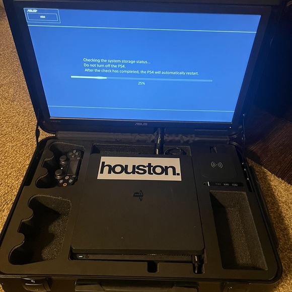 POGA Gaming Case /w PS4 system 2 controllers - Picture 2 of 8